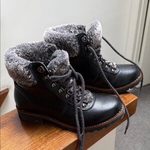 Women's Black and Gray Fur-Lined Boots size 37